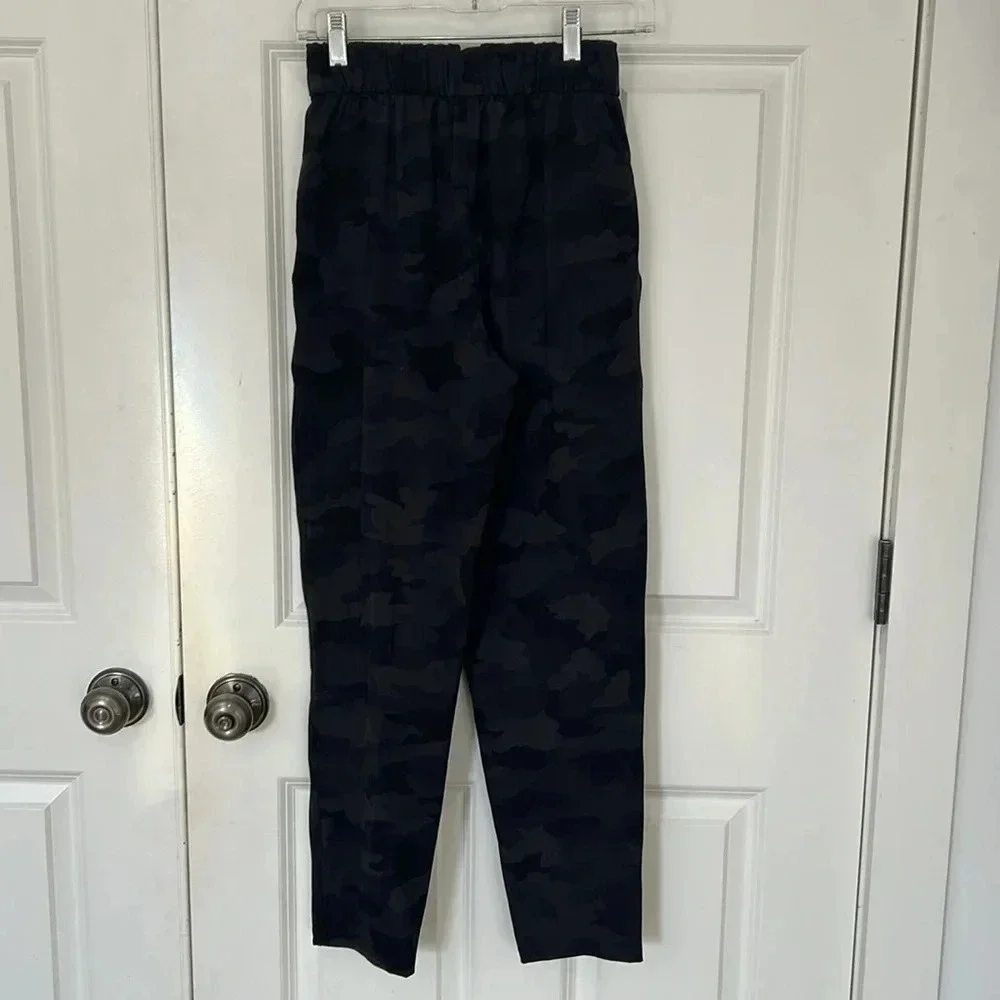 Lululemon Keep Moving Pant size black 4 High-Rise Incognito Camo Athletic